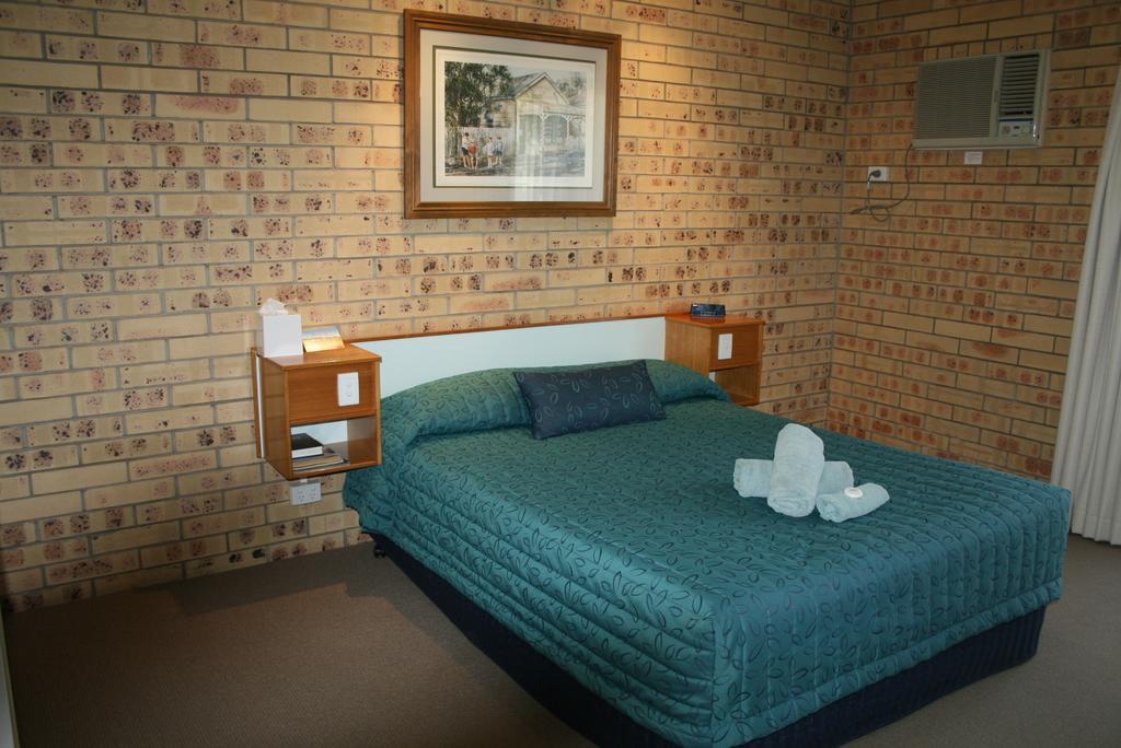Mulga Country Motor Inn Charleville Kültér fotó