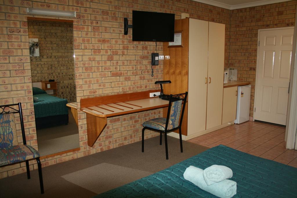 Mulga Country Motor Inn Charleville Szoba fotó